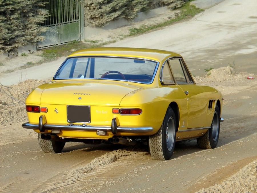  Ferrari 330 GT 2+2 (Series II) 1965 года  (фото 27 из 43)